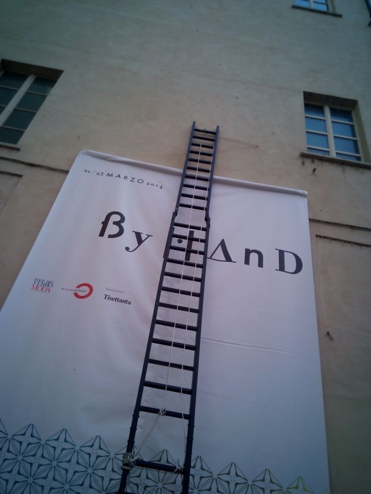 Byhand